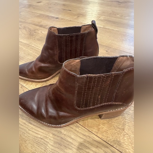 Madewell Elegant Brown Leather Ankle Boots - Picture 3 of 6